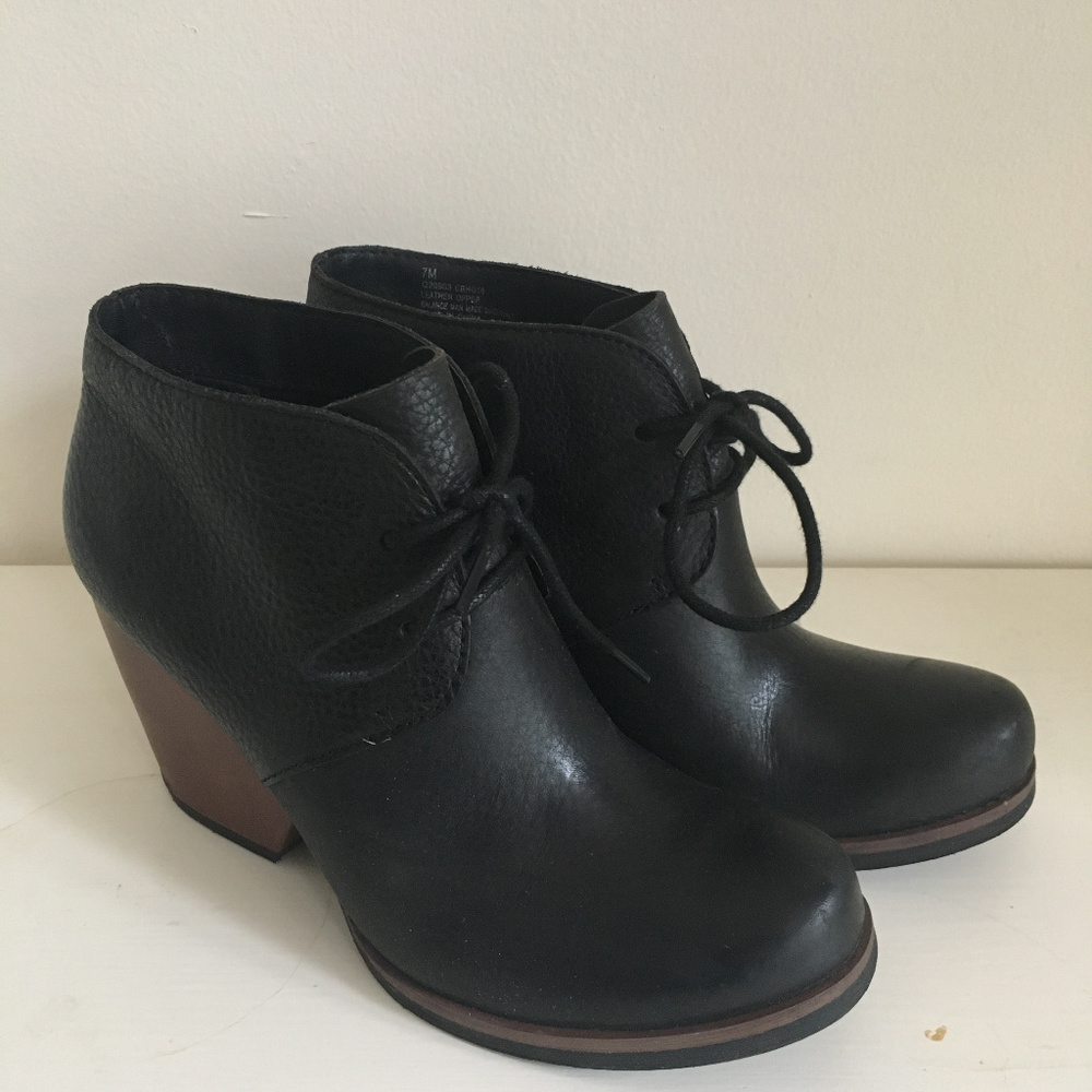 Kork ease lace up booties